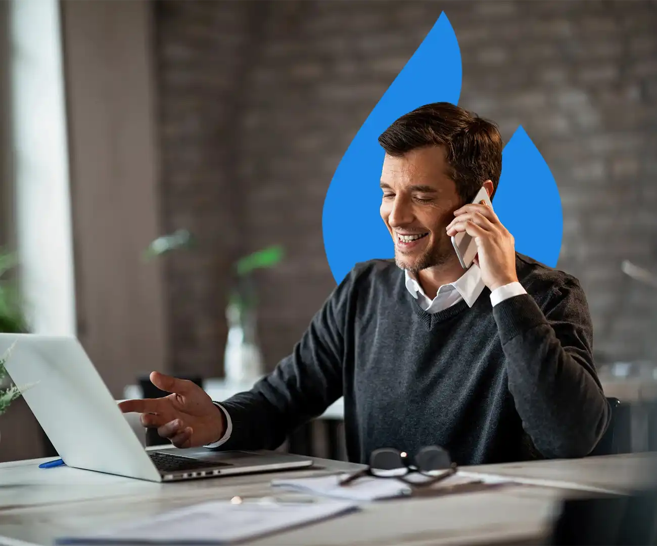 HydroGo — Solutions expertes en nettoyage de drain et plomberie à Montréal. Plombier à Montréal effectuant une inspection par caméra et un test de fumée plomberie.